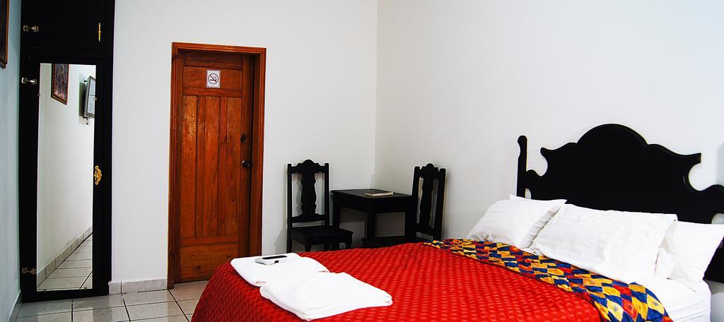 Uw Oasis Hotel La Ceiba Chambre photo