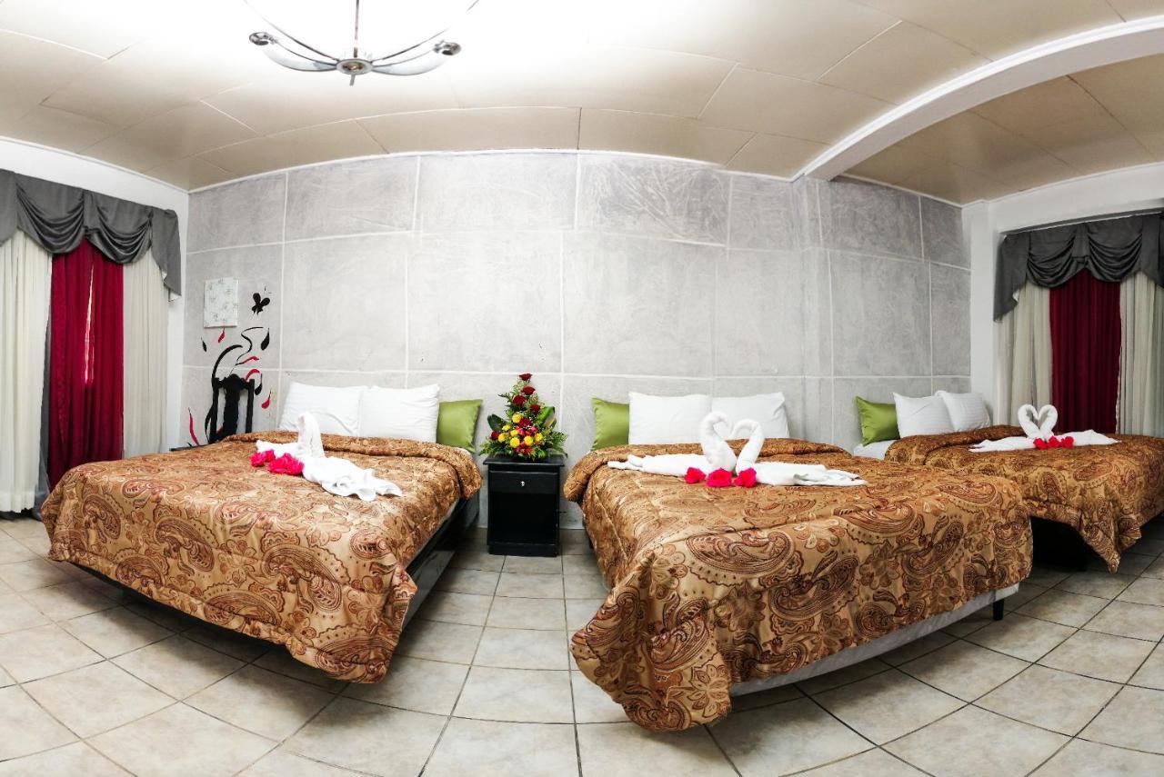 Uw Oasis Hotel La Ceiba Extérieur photo