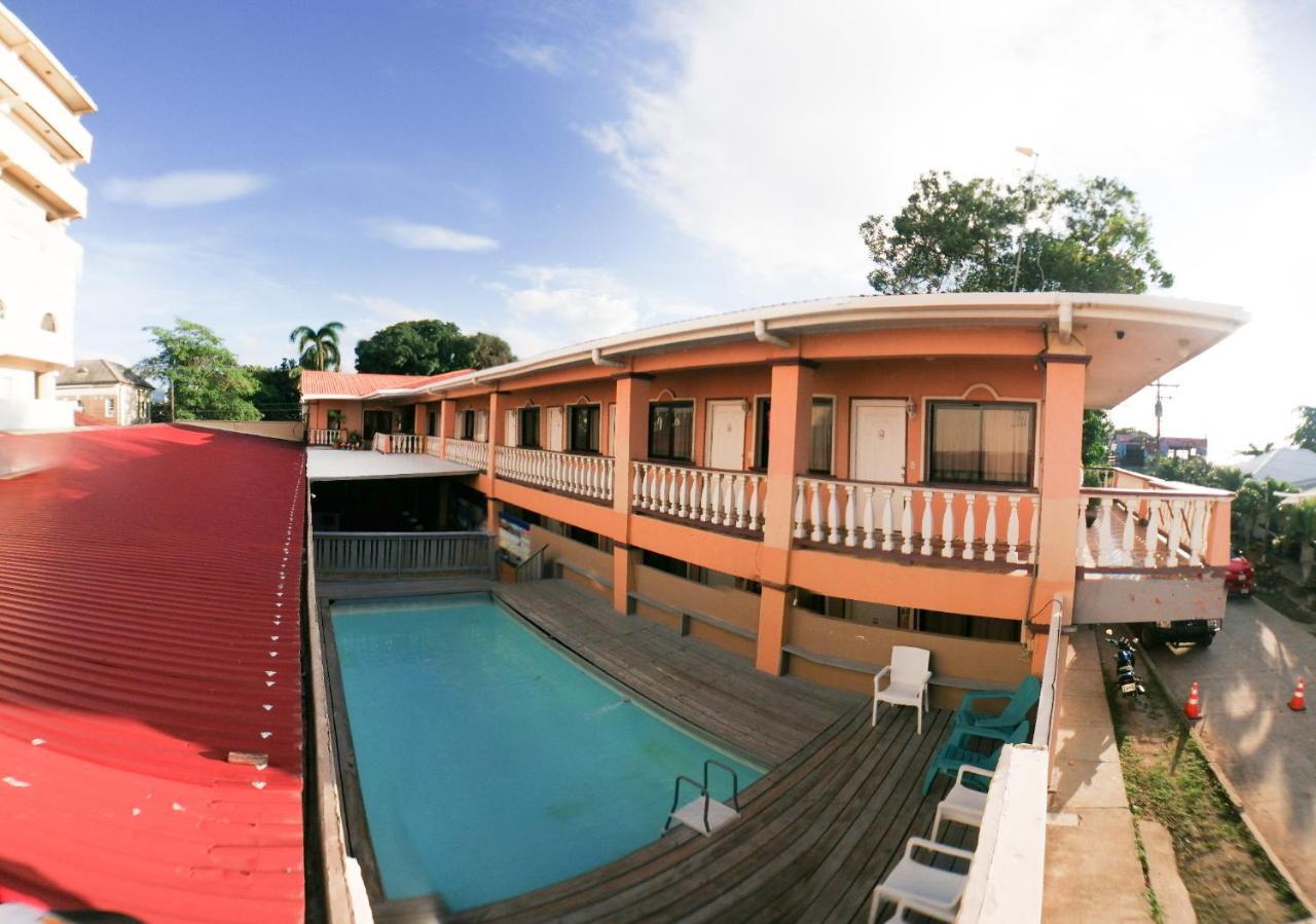Uw Oasis Hotel La Ceiba Extérieur photo