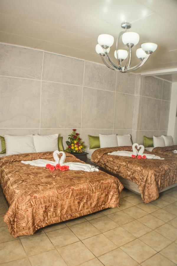 Uw Oasis Hotel La Ceiba Extérieur photo